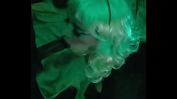 Abriendo mi garganta tragando una vergota negra –