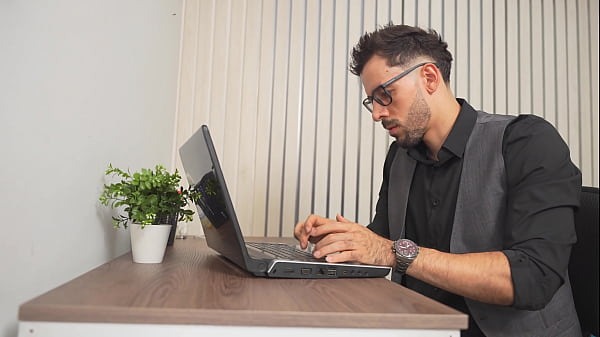 I cheated on my wife with my secretary and she asked me to cum inside her – MILF, CREAMPIE